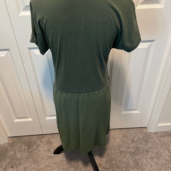 XCVI size M Cotton Green V-Neck Dress with Pockets - Picture 10 of 16